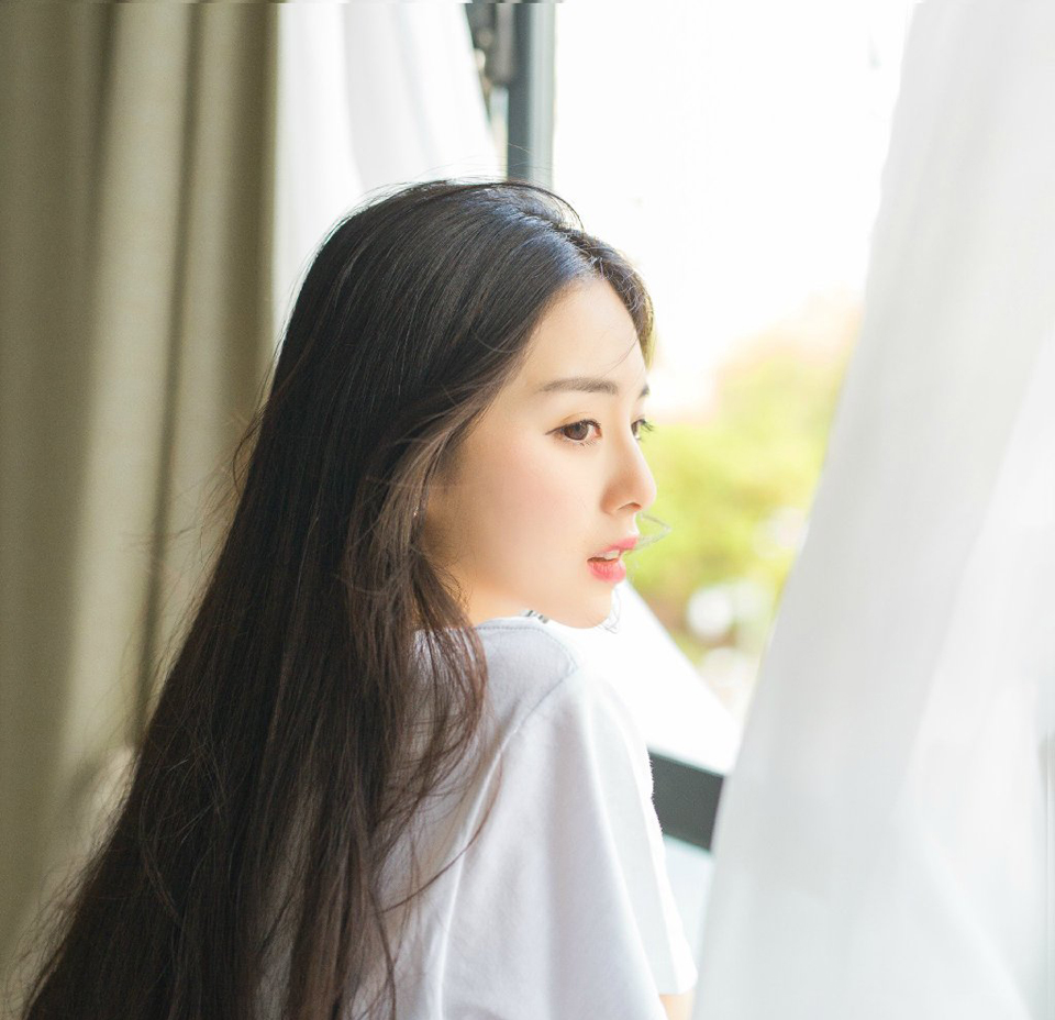 生命如横越的大海，我们相聚在一这条小船上。死时，我们便到了岸，各去各的世界。